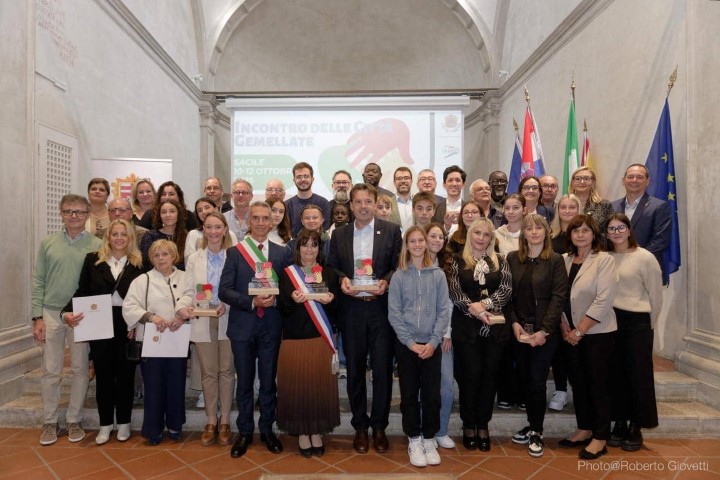 Obnovljena povelja o bratimljenju s gradovima Sacile i La Réole